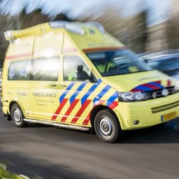 Straat afgezet om mogelijk besmettelijke ziekte bij man dokterspost Heemskerk