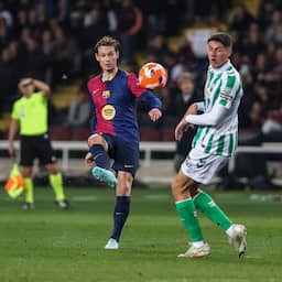 Frenkie de Jong profiteert met Barcelona slechts deels van verlies Real Madrid