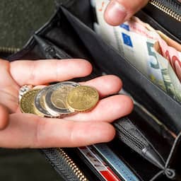 Banken adviseren cash in huis te halen: ‘Haal verschillende briefjes en munten’