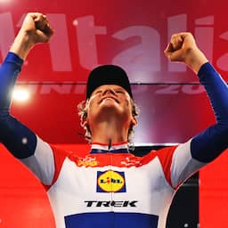 Nederlander Daan Hoole verrast met indrukwekkende tijdritzege in Giro d’Italia