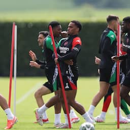 Timber traint weer mee bij Arsenal in aanloop naar CL-return tegen PSG