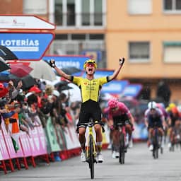 Vos sprint overtuigend naar ritzege in Vuelta, Van Dijk verliest leiderstrui
