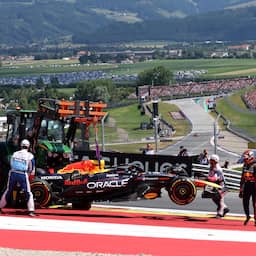 Verstappen valt al na halve ronde uit in GP Oostenrijk na crash met Antonelli
